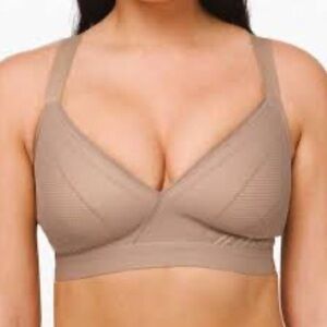LULULEMON Awake to Lace Bra; new without tags; size 36D